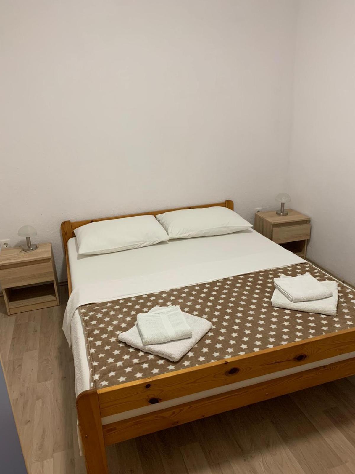 Apartments Sara Posedarje Cameră foto